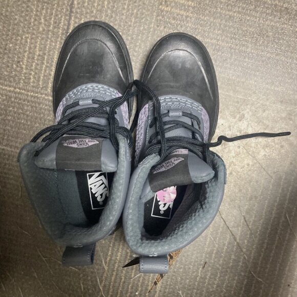 Vans Women's 7 Standard Mid Winter Snow MTE All-Trac Boots Gray/Black/Lavender - Picture 3 of 6